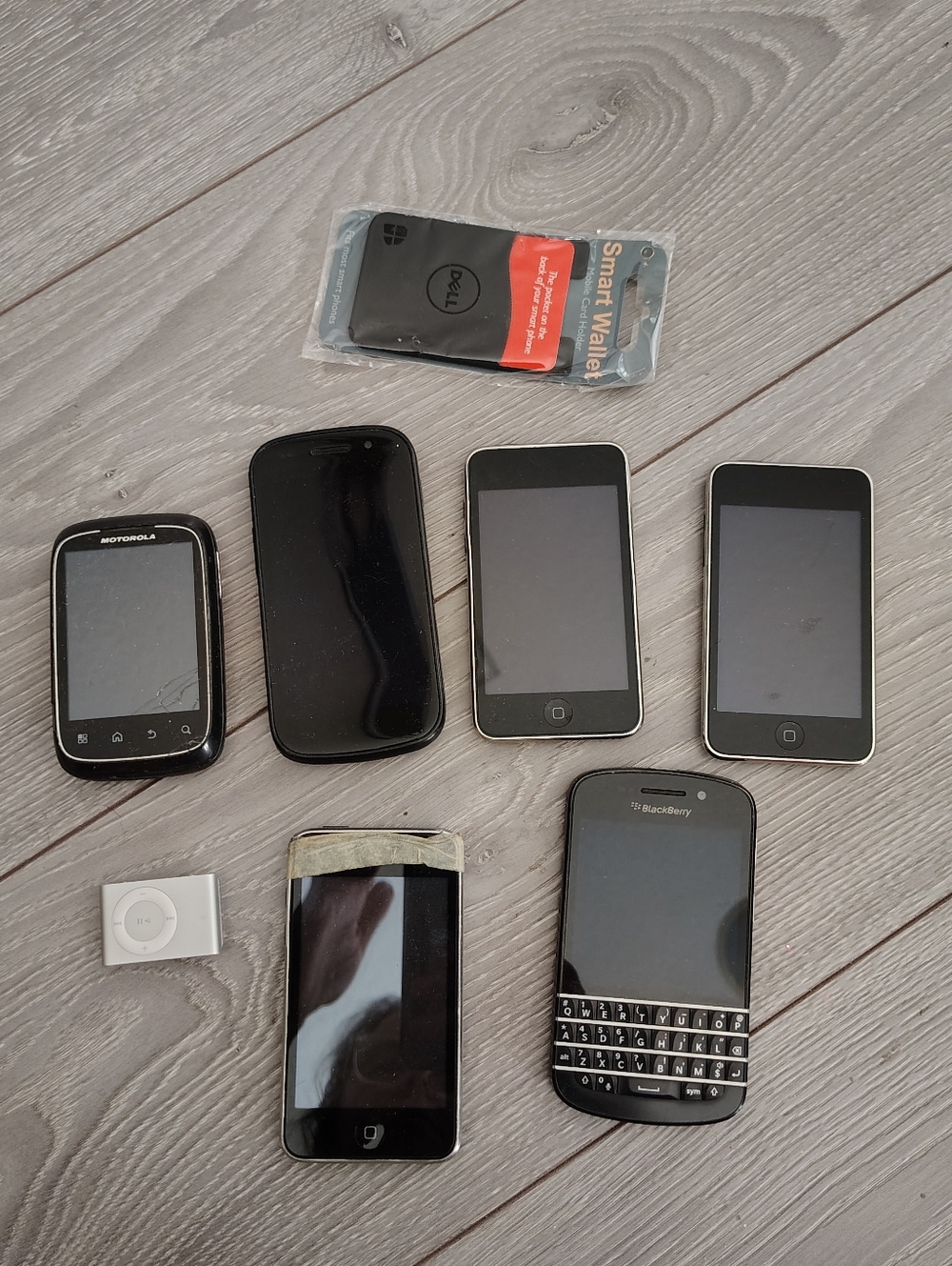 Lot Of Apple iPod, Blackberry Electronics (as Is)